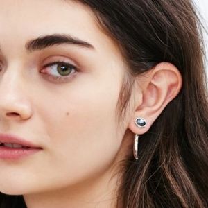 *Bundle w/ item 2 get free* Jagger Posts